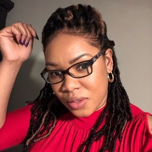 Meet your Posher, Mitzie